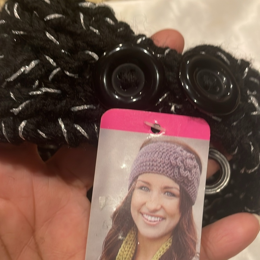 NWT Knitted Headband With Rose